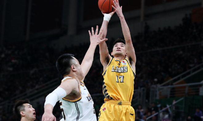 （广厦男篮孙铭徽）季后赛-广厦险胜辽篮1-1扳平 孙铭徽27分郭艾伦伤退