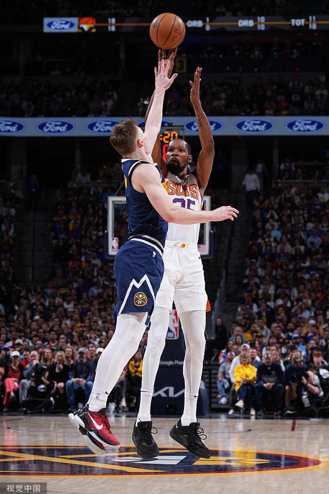 （保罗单打约基奇）保罗伤退太阳0-2掘金 约基奇39+16布克35分KD24+8