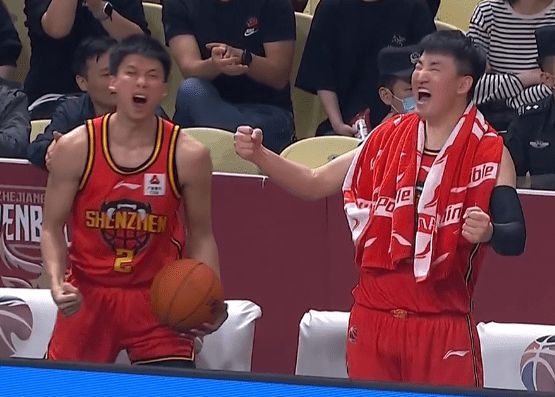 （深圳外援萨林杰什么时候能复出）深圳灭浙江扳1-1!萨林杰23+15+4断+3帽吴前13分