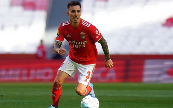 （米兰西班牙球员）米兰看上27岁西班牙带刀后卫，24球59次助攻堪比边锋，7豪强来抢