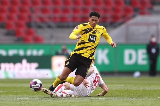 （贝林厄姆转会费）记者：尽管曼城报价更高，但贝林厄姆还是选择了皇马