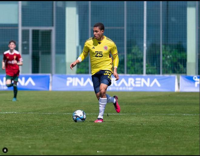 （2020曼联青训妖人）13万加盟曼联，单赛季打进60球，曼联妖星要参加世青赛了