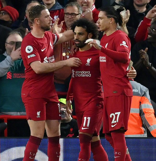 1-0!富勒姆后卫思考人生送礼,萨拉赫点射,利物浦5连胜逼近曼联