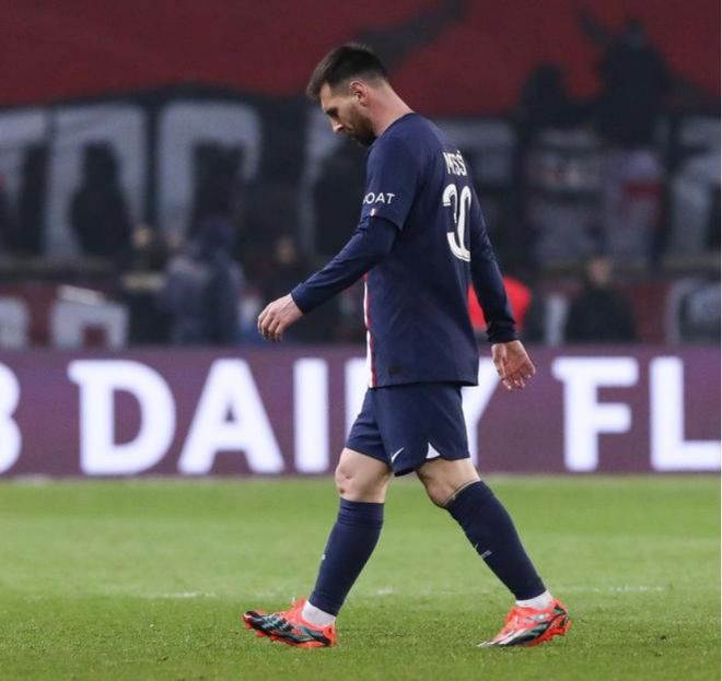 (梅西跟巴黎还在谈合同巴萨又报价)重返老东家?梅西和巴黎彻底闹掰,巴萨对梅西回归有信心