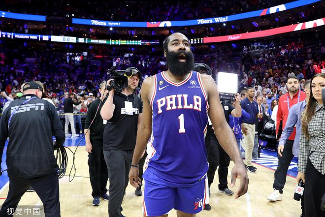 （哈登75分）哈登42+9+8+三分准绝杀 76人加时险胜绿军2-2