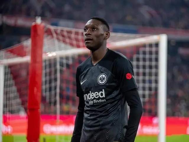 （法兰克福队史射手榜）9000万欧元起！法兰克福为两双射手开出高价 1年时间身价暴涨3倍