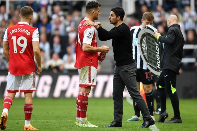 死里逃生!厄德高贴地斩,马蒂内利独闯龙潭,枪手客胜纽卡追曼城