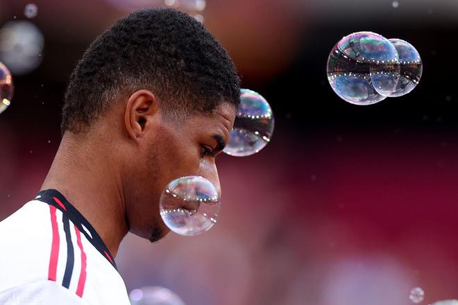 曼联输球昔日宠儿被批,状态极差不太可靠,队伍还是尽早买新援