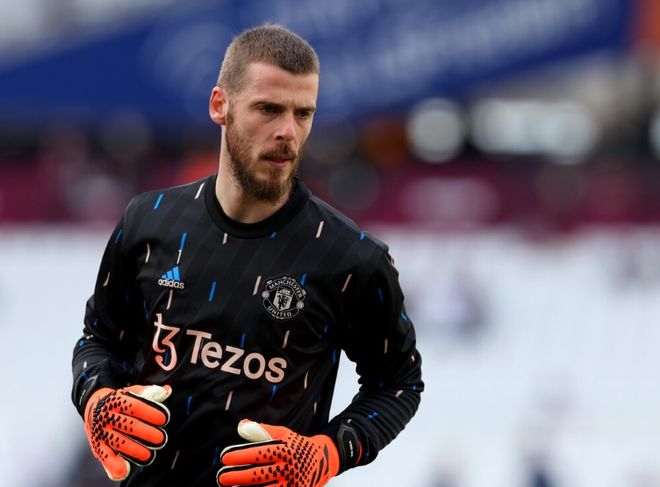 利物浦奔4强！曼联0-1开倒车，诞生4大耻辱，门神变笑话，怪老板