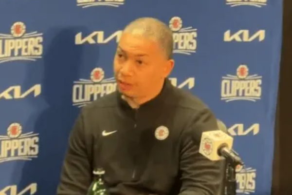 快船不敌太阳后泰伦-卢主帅准备迎战独行侠的比赛