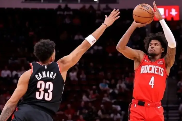 乔克-兰代尔狂砍个人赛季新高20分助火箭客场力克开拓者