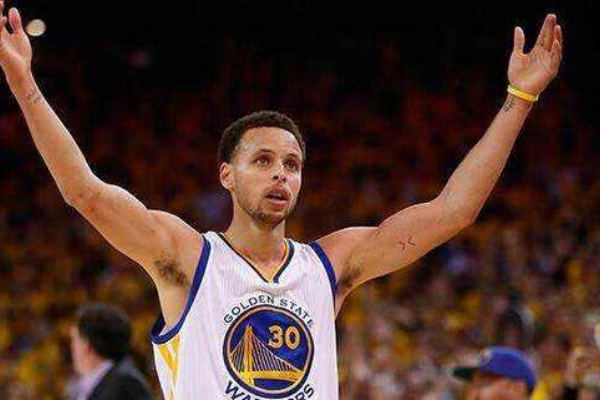 库里近五年的表现怎么样？