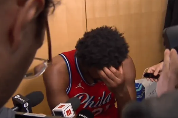 76人再遭尼克斯逆袭系列赛0-2落后