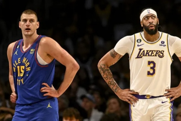 湖人主力安东尼-戴维斯狂砍32分不敌掘金