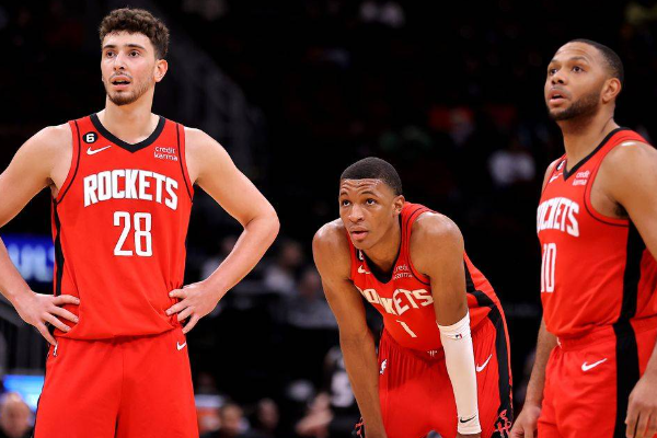 火箭队最新交易是什么？