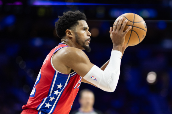 76人球员托拜亚斯-哈里斯：我们必须找到进步之路