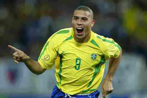 大罗效力过哪些球队？