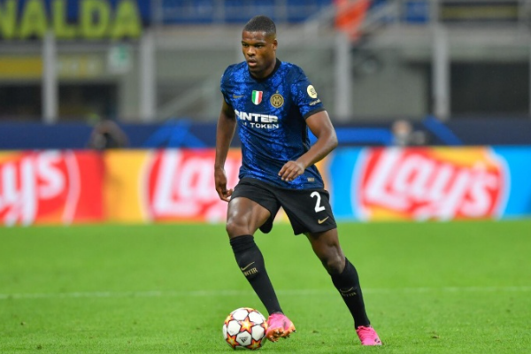 国米担心邓弗里斯拖延续约或与曼联进行球员交换