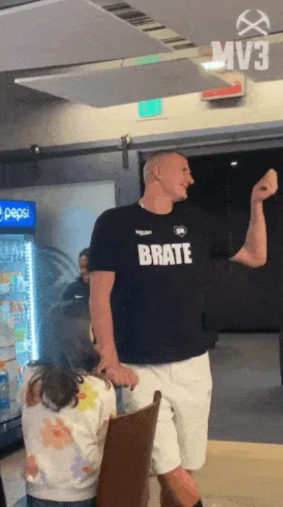 约基奇获得2023-24赛季NBA常规赛MVP震撼全场