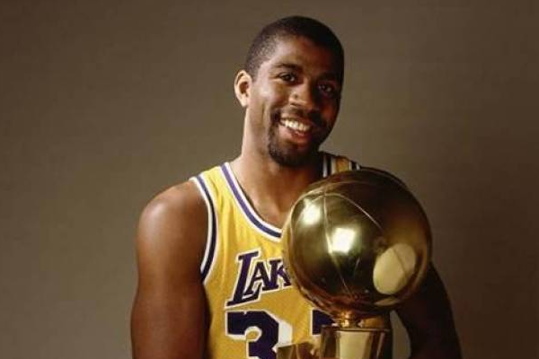 约翰逊治好艾滋病了吗？