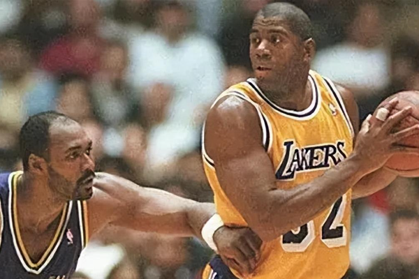 魔术师约翰逊感染艾滋多久了？