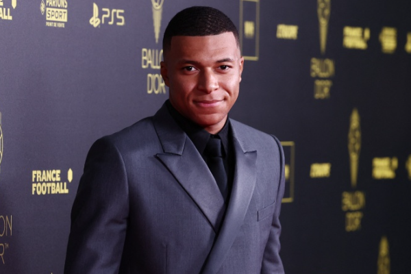 姆巴佩举行告别晚宴并感谢家人般的支持