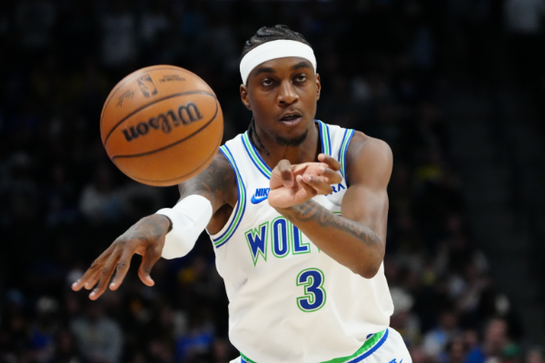 麦克丹尼尔斯入选最佳二防+将获得43万美元奖金