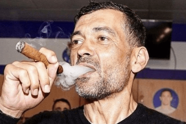 马赛等待孔塞桑的最终决定有望成为球队新任主帅